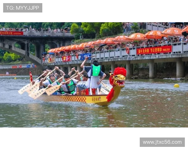 沪上白领龙舟竞渡：桨声激荡青春，共绘协作新篇(1)