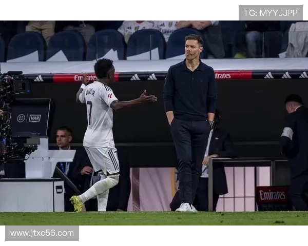 穆尼奥斯:师从皇马传奇,阿隆索点燃青春风暴 穆尼奥斯:师从皇马传奇,阿隆索点燃青春风暴